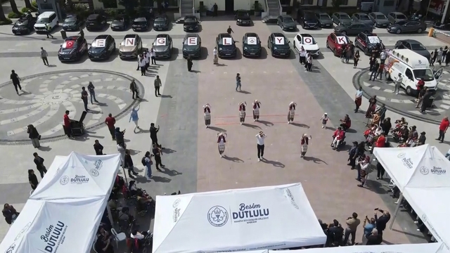 Manisa'da 11 Togg'lu 'Engel yok' mesajı
Engelliler Haftasında farkındalık çalışması ilgi gördü