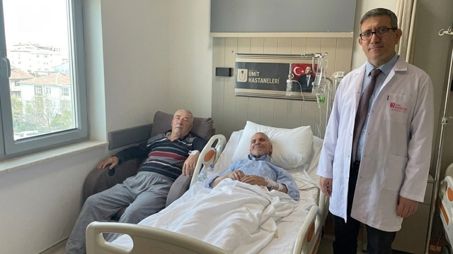 Şah damarı darlığına kapalı yöntemle müdahale