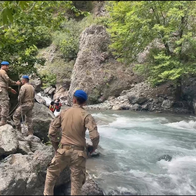 Dereye düşerek kaybolan 9 yaşındaki çocuğun cesedi bulundu