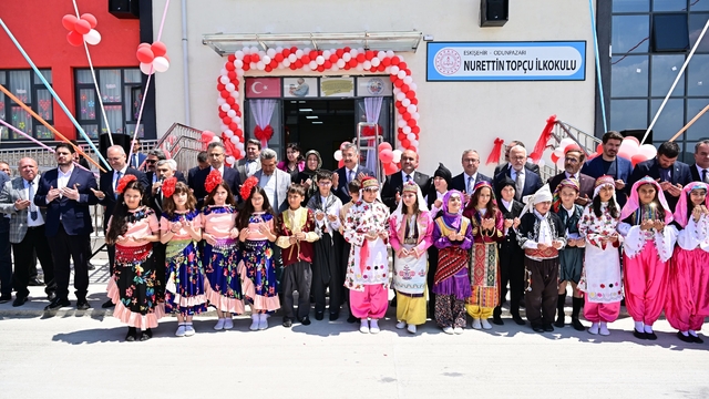 Vali Yılmaz, Eskişehir'de iki yeni okulun açılışını gerçekleştirdi