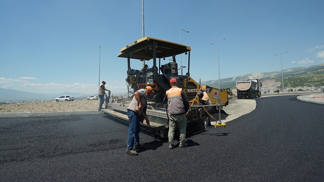 Kahramanmaraş'ta 12 farklı noktada kapsamlı sıcak asfalt çalışması