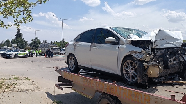 Gaziantep'te TIR ile otomobil çarpıştı: 1 ölü, 4 yaralı