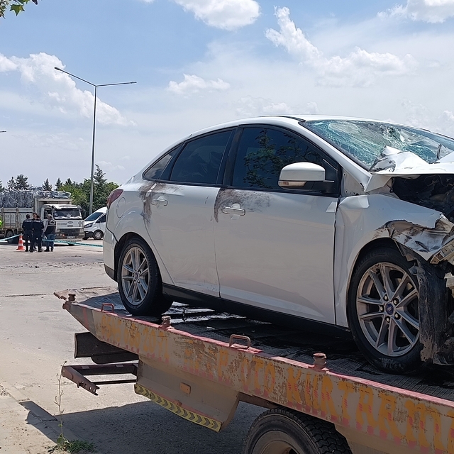 Gaziantep'te TIR ile otomobil çarpıştı: 1 ölü, 4 yaralı