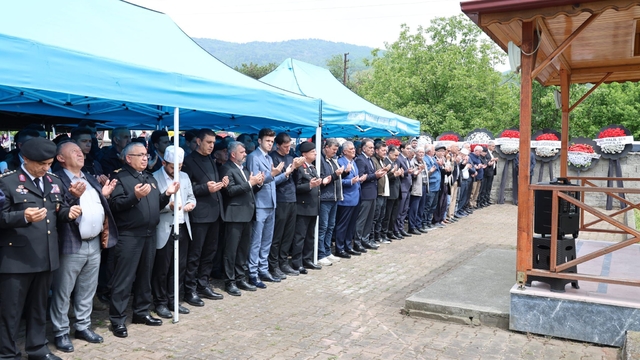 Jandarma Genel Komutanı Çardakcı'nın kayınvalidesi Karabük'te toprağa verildi