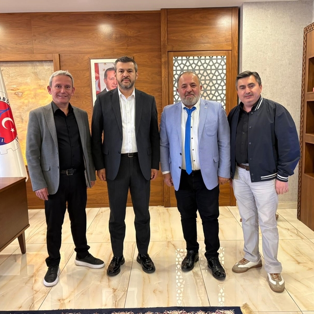 Berberler ve Kuaförler Günü'nde anlamlı ziyaret