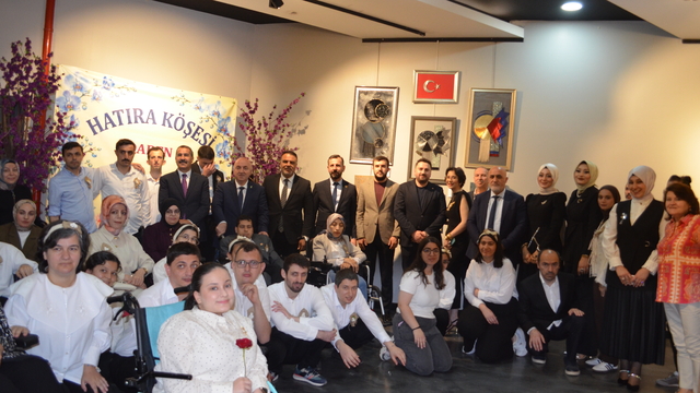 Kocaeli'de engelli kursiyerler sergi açtı