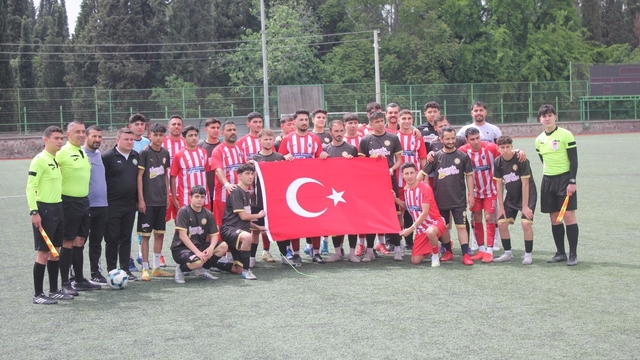 Salihli Ülküspor'dan erken şampiyonluk
Salihli Ülküspor adını 1. Amatör Küme'ye yazdırdı