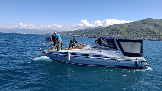 Trabzon'da kalkan balığı denetimlerinde 3 bin metre ağa el konuldu