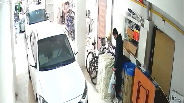 Asma kilitten ayakkabıya kadar toplam 152 bin TL'lik hırsızlık yaptı
Altı ayrı hırsızlık olayından kesinleşmiş 6 yıl 8 ay hapis cezası da bulunan şahıs yakalandı