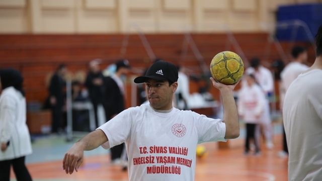 Sivas'ta özel gereksinimli bireyler sporla buluştu
