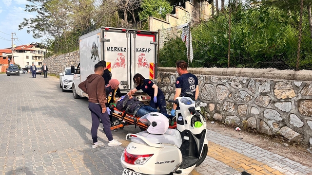 Otomobil ile motosiklet çarpıştı;1 yaralı