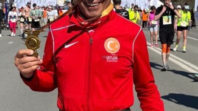 'Demir adam' Kazan Maratonu'na performansıyla damga vurdu