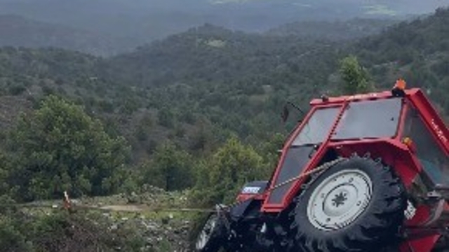 Çorum'da traktör şarampole devrildi: 1 yaralı