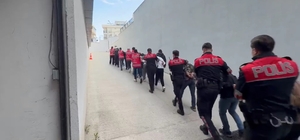 Tekirdağ'da fuhuş operasyonu: 11 tutuklama
Çatıya kaçan şüpheli mahsur kald...