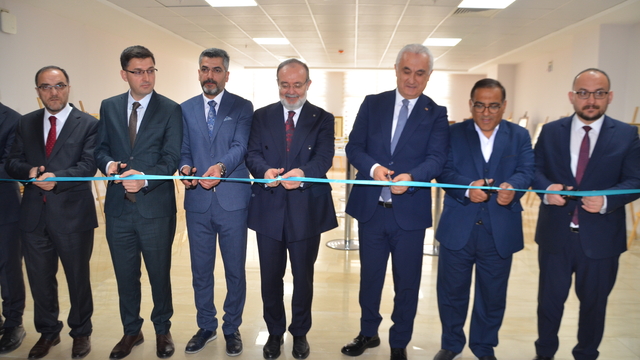 Muş Alparslan Üniversitesi'nde Naks-ı Zer İslam Sanatları Sergisi açıldı