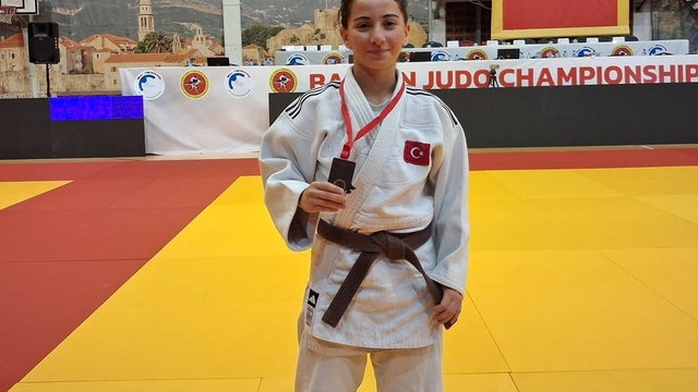 Denizli'nin gururu Şirin, Balkan üçüncüsü oldu
