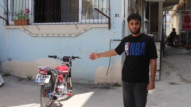Çalınan motosikletinin peşine düştü, hırsızlara yetişemedi