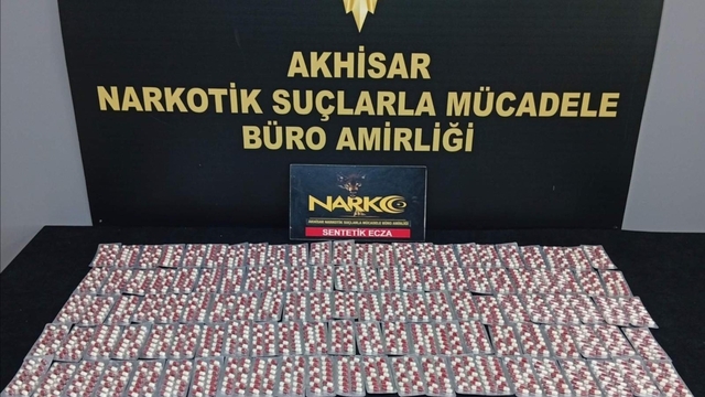 Akhisar'da bin 666 sentetik hap ele geçirildi