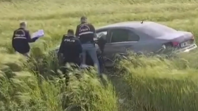 Gaziantep'te çarpışan otomobiller tarlaya uçtu: 1'i ağır 5 yaralı