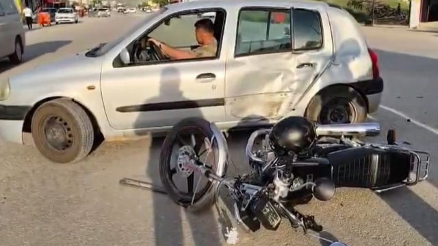 Gaziantep'te otomobil ile çarpışan motosikletim sürücüsü yaralandı