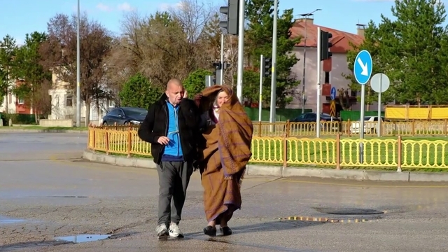 48 yıldır engelli evlada adanmış bir ömür ve vefakar Erzurumlu annenin hayalleri
Çanakkale Şehitliğini ziyaret, Mescid-i Aksa'da namaz kılmak ve umreye gitmek
48 yıllık sabrın mükafatı: Keziban annenin umre hayali gerçek oluyor