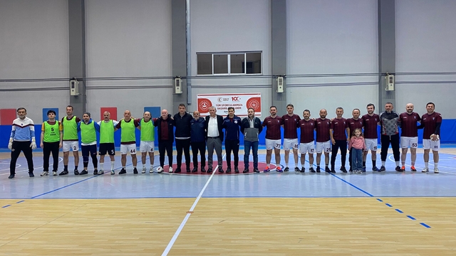 Of'ta 3. Geleneksel Futsal Turnuvası başladı