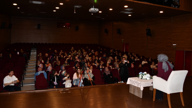 Vezirköprü'de Bilinçli Ebeveynlik söyleşisi