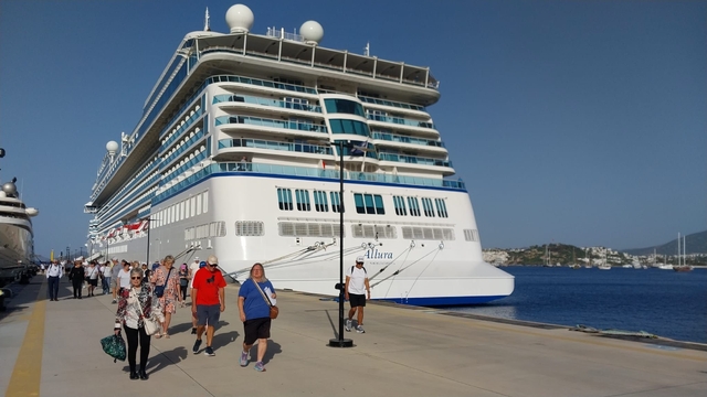 Bodrum'a "Allura" kruvaziyeriyle 1142 turist geldi
