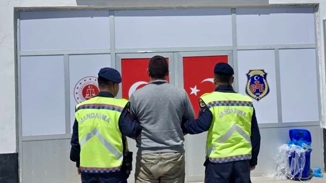 Kırşehir'de hakkında 8 yıl 4 ay hapis cezası bulunan firari yakalandı
