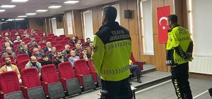 Patnos'ta okul servis şoförlerine trafik eğitimi verildi