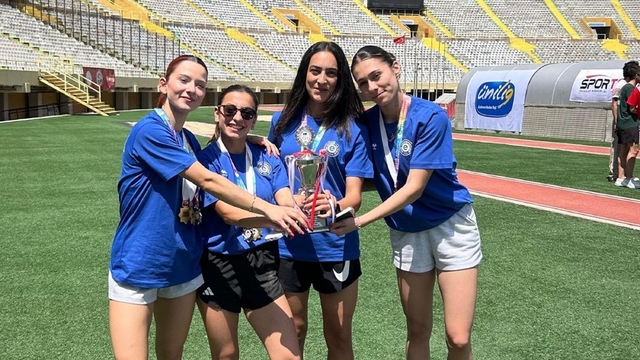Ege Üniversitesi atletizmde Türkiye Şampiyonası'na rekorlarla damga vurdu
