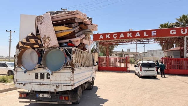 Akçakale Gümrük Kapısı'ndan sivil geçişler başladı