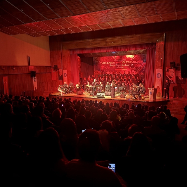 "İçimizi Isıtan Şarkılar" konserine büyük ilgi