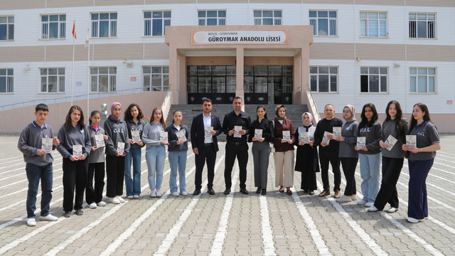 Güroymak'ta öğrencilerin yazdığı hikayeler kitaplaştırıldı