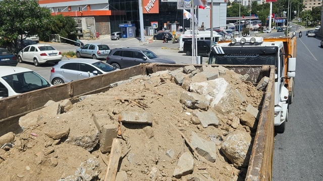 Kuşadası'nda iki hafriyat firmasına idari para cezası uygulandı