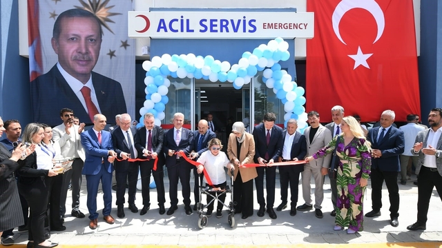 Edremit'te çifte sağlık yatırımı
Hem Aile Sağlığı Merkezi hem yeni Acil Servis açıldı