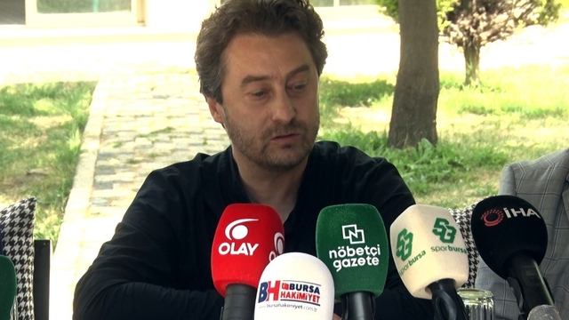 Sezer Sezgin: "Hakkımı helal etmiyorum"
Bursaspor Basketbol Başkanı Sezer Sezgin:
"Ben kulüp başkanı değil, 6 yıldır yedi emin gibi çalışan emanetçiyim"
"Karşıyaka maçı basketbol tarihine geçecek bir maçtı"
"Kimseden aferin beklediğimiz yok ama vurun abalıya da yapmasınlar"
"Sezon başında verilen sözlerin hiç biri yerine getirilmedi"