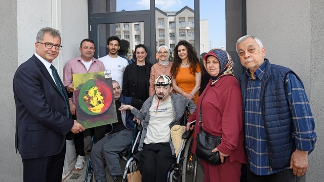 Osmangazi'de sevgi ve dayanışma dolu etkinlik
Osmangazi Belediyesi'nden Engelliler Haftası'na özel program