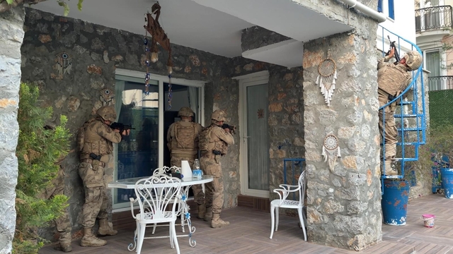 Seydikemer merkezli "Daltonlar" operasyonu: 12 şüpheli yakalandı