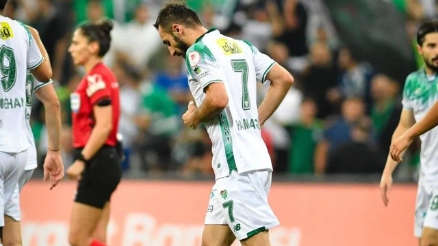 Bursaspor'da Hamza Gür ile yollar ayrıldı
