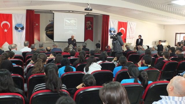 Elazığ'da geçen yıl hayatını kaybeden gazeteci Arif Çakmak anıldı