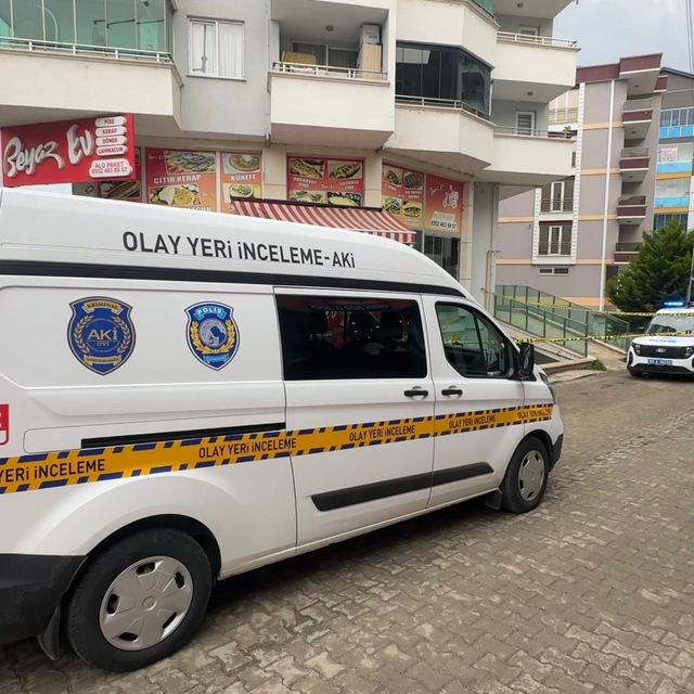 Samsun'da 4'üncü kattan düşen kadın ağır yaralandı