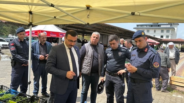 İhsangazi Kaymakamı Şahin pazar esnafını ziyaret etti