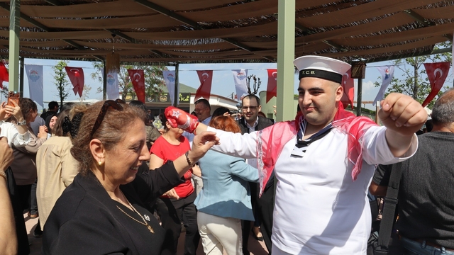 Yalova'da engelli gençlere asker eğlencesi