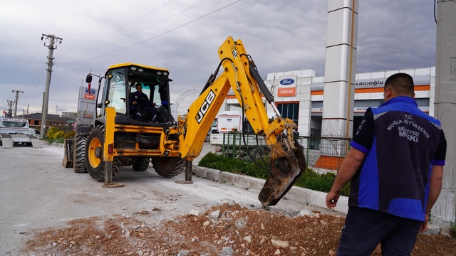 Menteşe'de içme suyu şebeke hatları yenileniyor