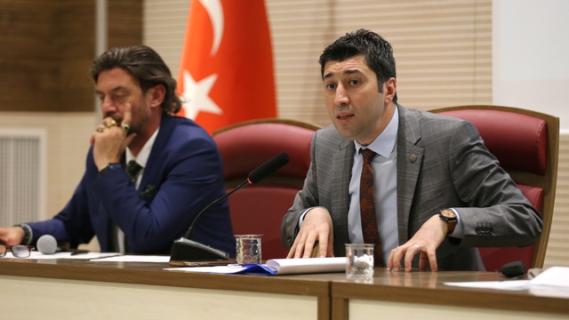 Bitlis'te "Türkiye'de Hak Arama Yolları Paneli" düzenlendi