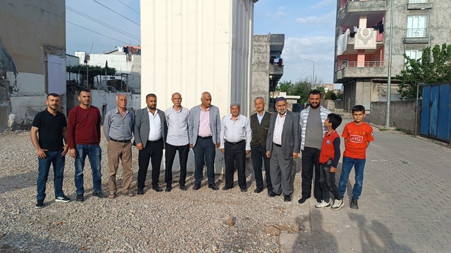 Batman'da 50 yıllık cami yıkıldı, minaresi kaldı