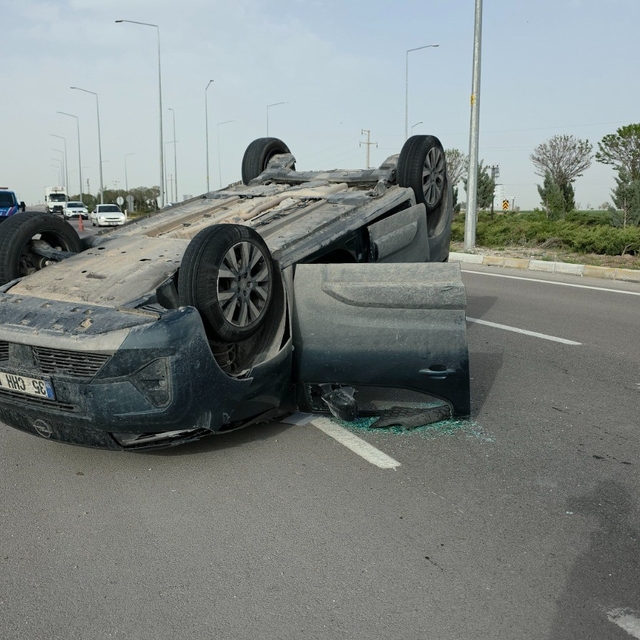 Aksaray'da otomobil ile hafif ticari araç çarpıştı: 2 yaralı
