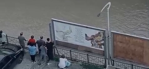 Dereye düşen çocuk iple kurtarıldı