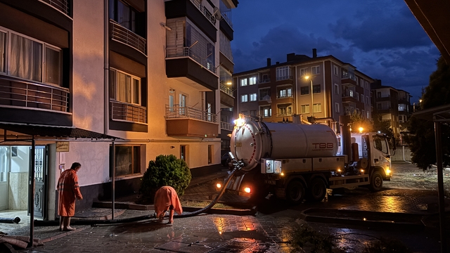 GÜNCELLEME 2 - Çankırı'da sağanak hayatı olumsuz etkiledi